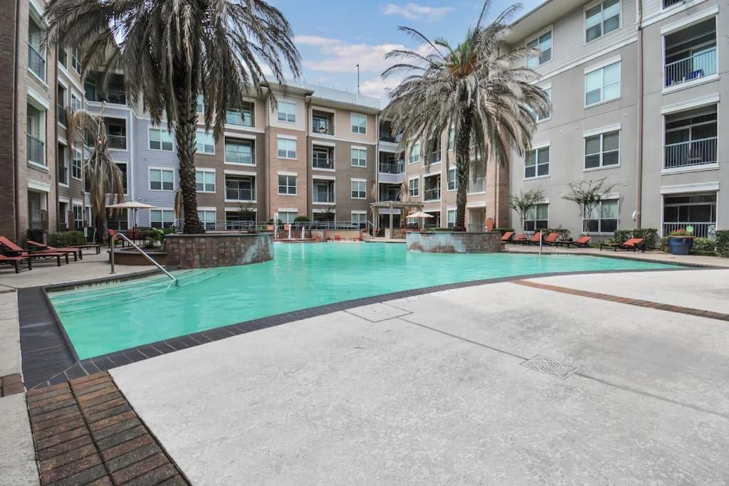 Lux Mid-rise Walking Distance To Nrg Stadium Daire Houston