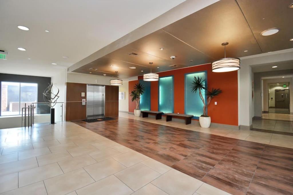 Lux Mid-rise Walking Distance To Nrg Stadium Daire *