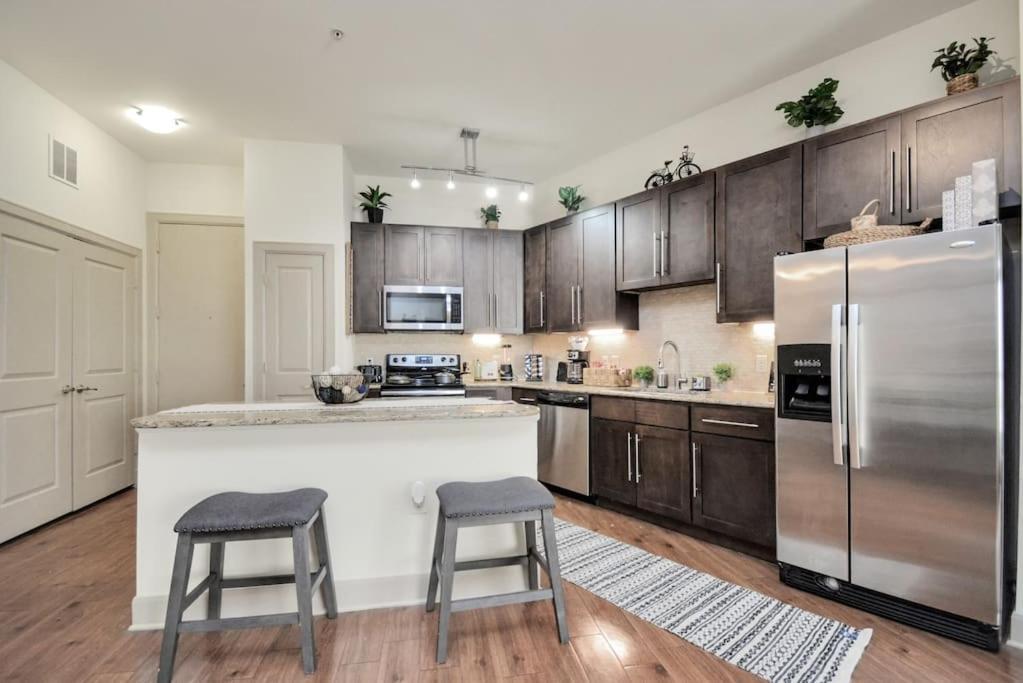 Daire Lux Mid-rise Walking Distance To Nrg Stadium *